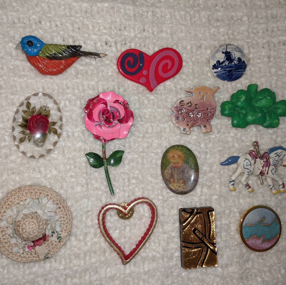Bundle Of Vintage Pins and Brooches (Set Of 13)